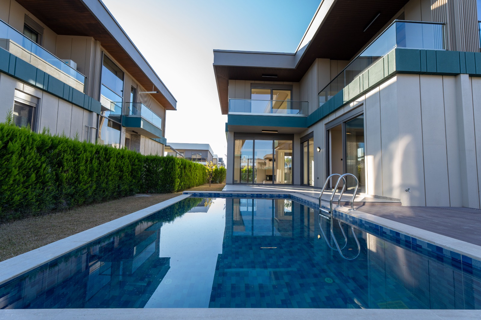 CAJA GARDEN VILLAS